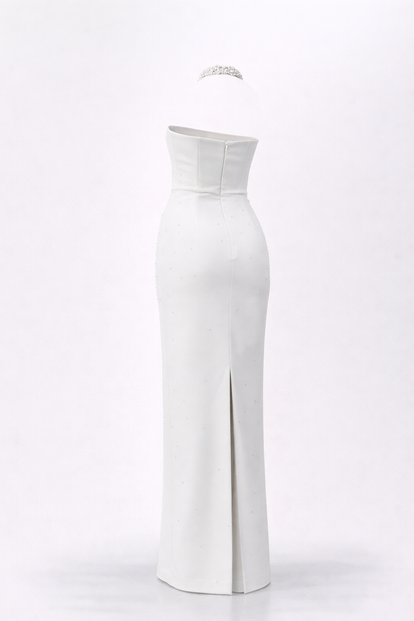 Abendkleid mit Neckholder und Perlenverzierungen